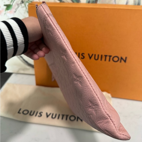 SOLD🥂JUST TODAY💐LOUIS VUITTON empreinte daily pouch rose poundre ballerina 🌸 - Picture 14 of 16